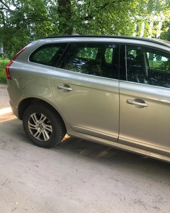 Volvo XC 60 cena 99000 przebieg: 60000, rok produkcji 2016 z Warszawa małe 137